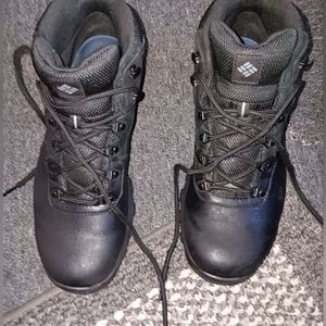 Columbia Newton Ridge boots